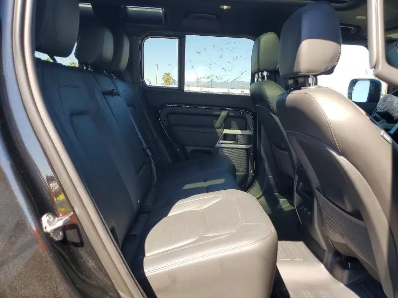 2024 LAND ROVER DEFENDER 110 S  