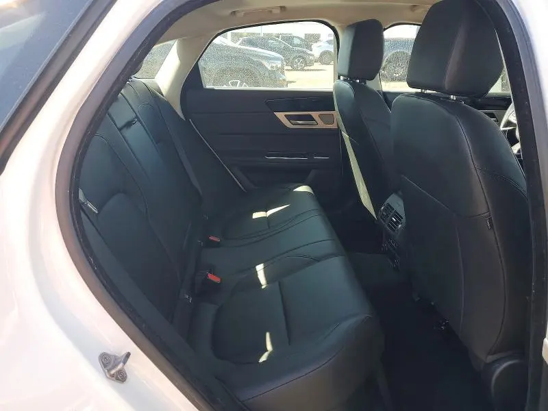 2018 JAGUAR XF PREMIUM  
