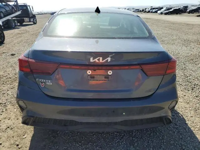 2023 KIA FORTE LX  