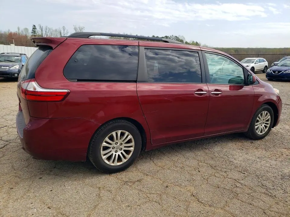 2016 TOYOTA SIENNA XLE 8-PASSENGER  