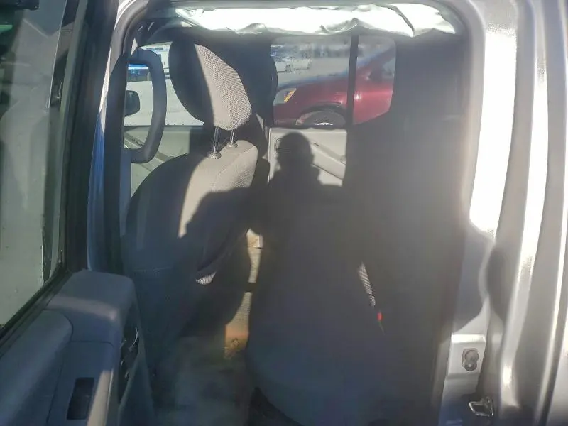 2016 NISSAN FRONTIER S  