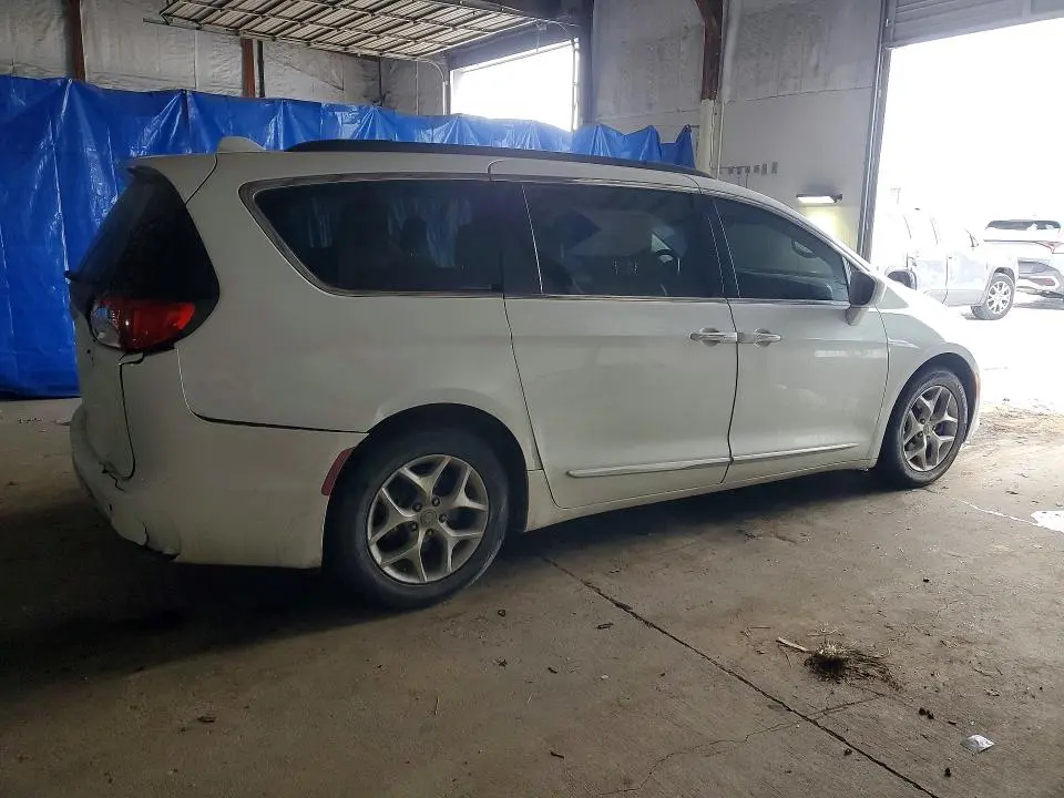 2017 CHRYSLER PACIFICA TOURING L  