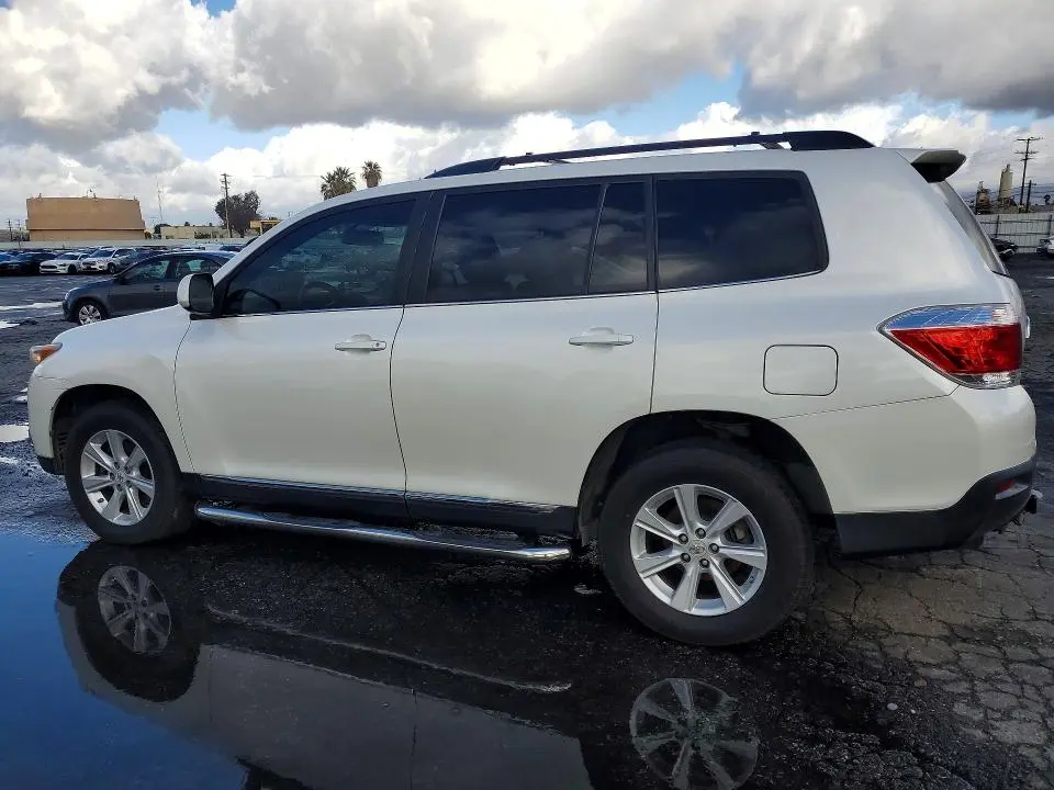 2011 TOYOTA HIGHLANDER BASE  