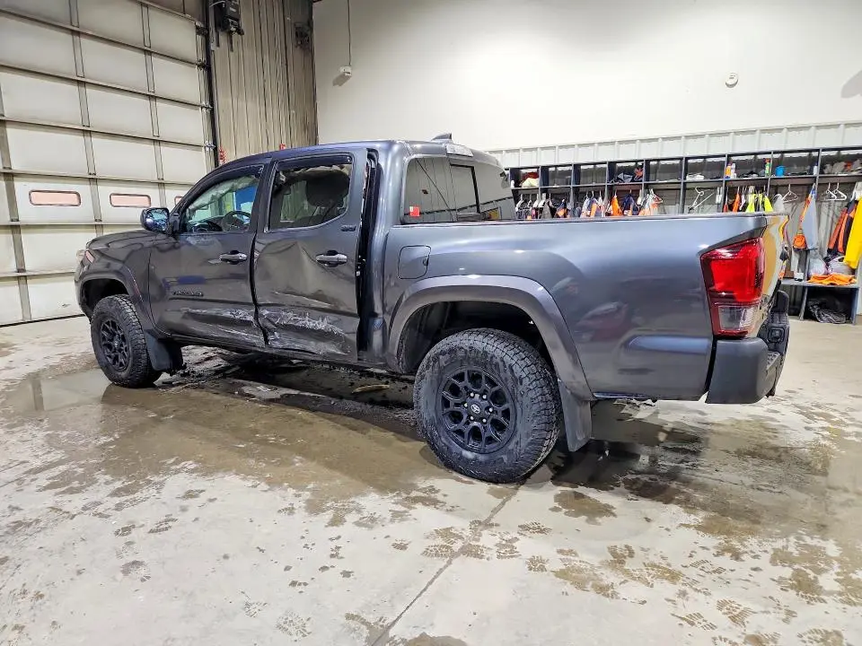 2020 TOYOTA TACOMA SR5 V6  