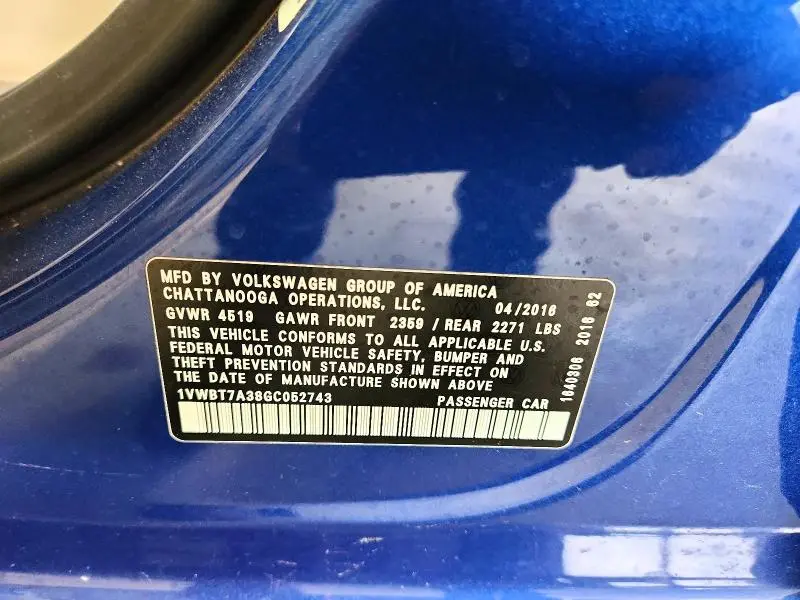 2016 VOLKSWAGEN PASSAT SE  