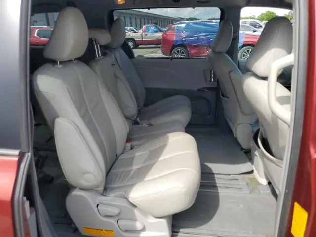 2012 TOYOTA SIENNA XLE