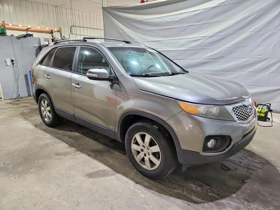 2011 KIA SORENTO LX  