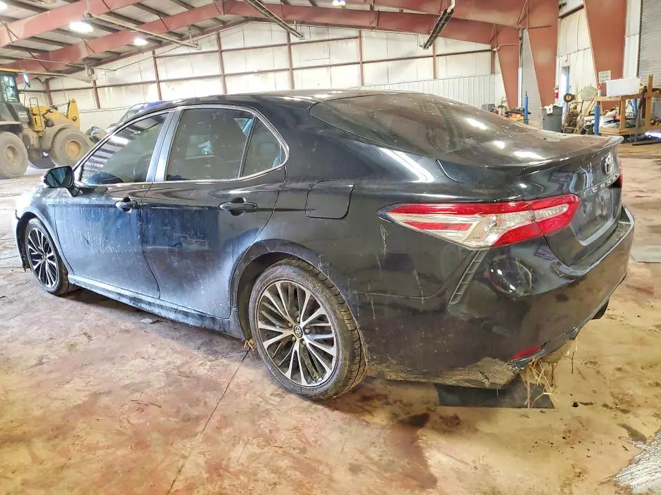 2018 TOYOTA CAMRY SE  