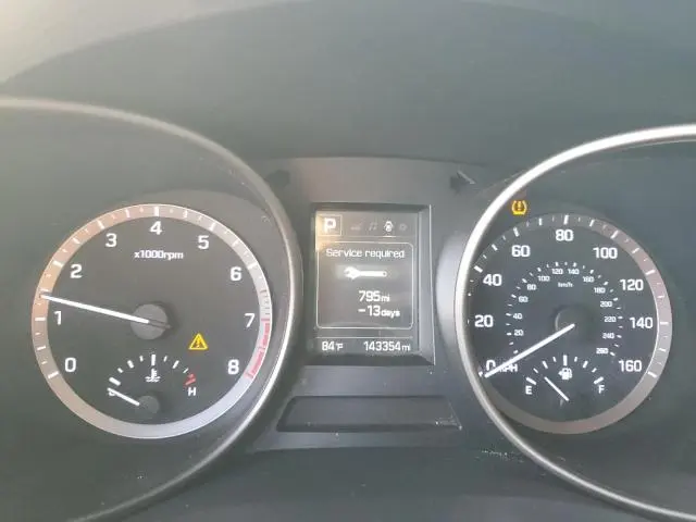 2017 HYUNDAI SANTA FE SE  