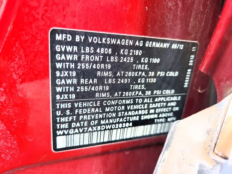 2013 VOLKSWAGEN TIGUAN S  