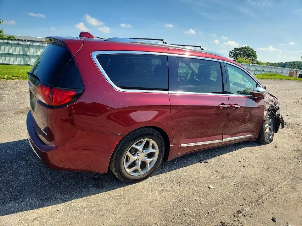 2018 CHRYSLER PACIFICA LIMITED  