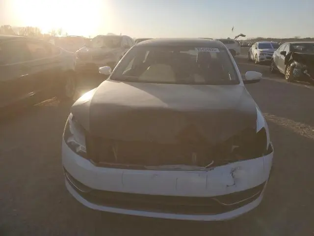 2013 VOLKSWAGEN PASSAT SE  