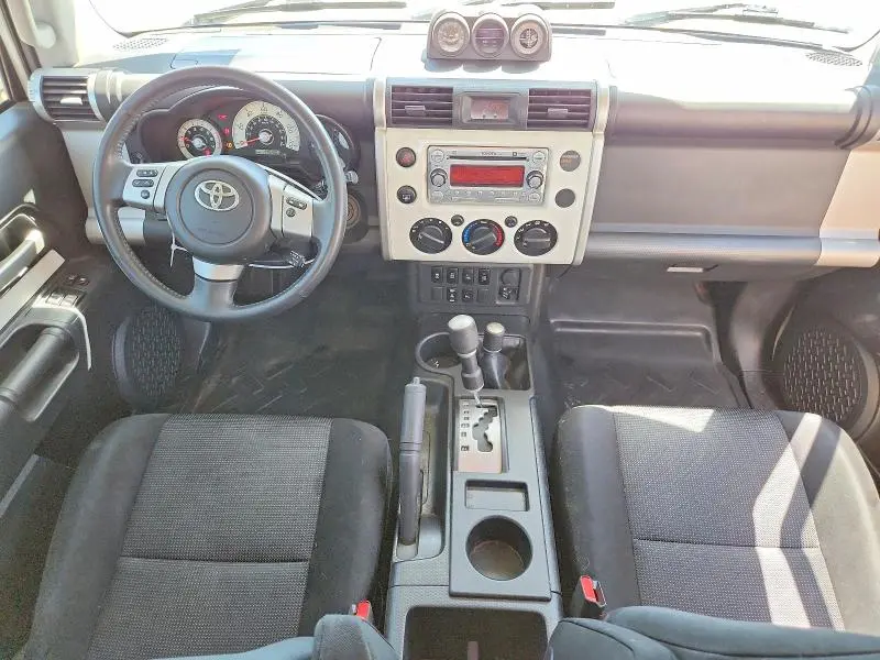 2011 TOYOTA FJ CRUISER BASE  