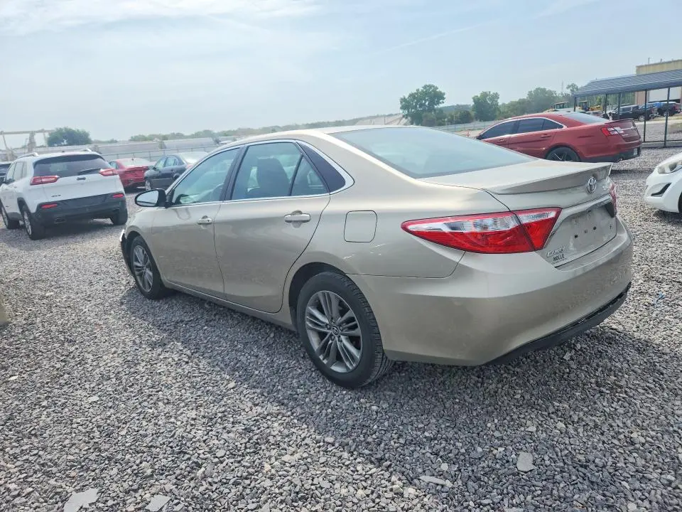 2015 TOYOTA CAMRY SE  