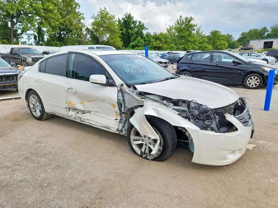 2011 NISSAN ALTIMA SR  