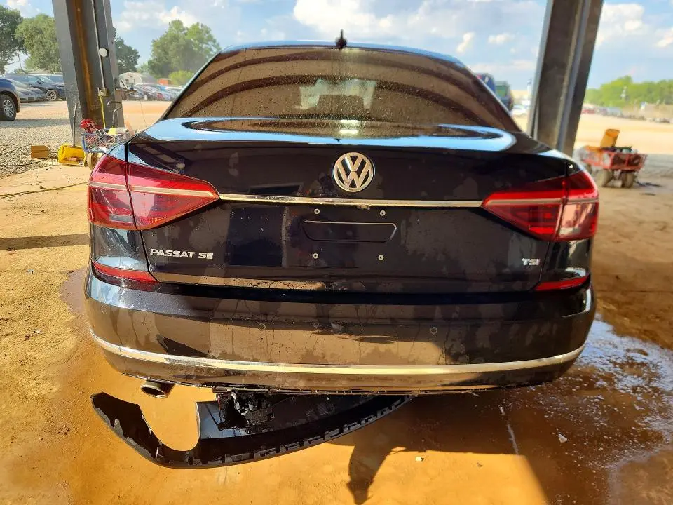 2017 VOLKSWAGEN PASSAT SE  