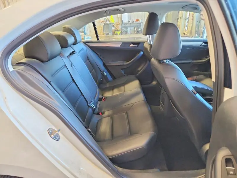 2016 VOLKSWAGEN JETTA SE  