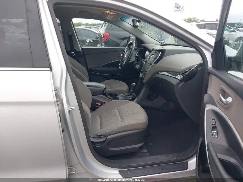 2016 HYUNDAI SANTA FE SE