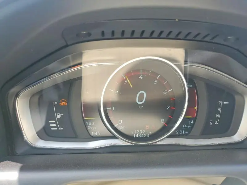 2015 VOLVO XC60   