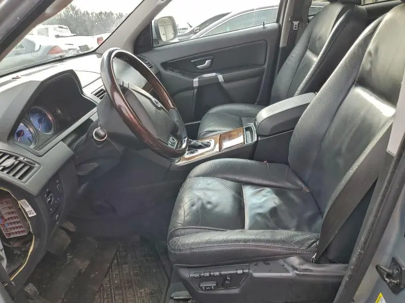 2011 VOLVO XC90 3.2  