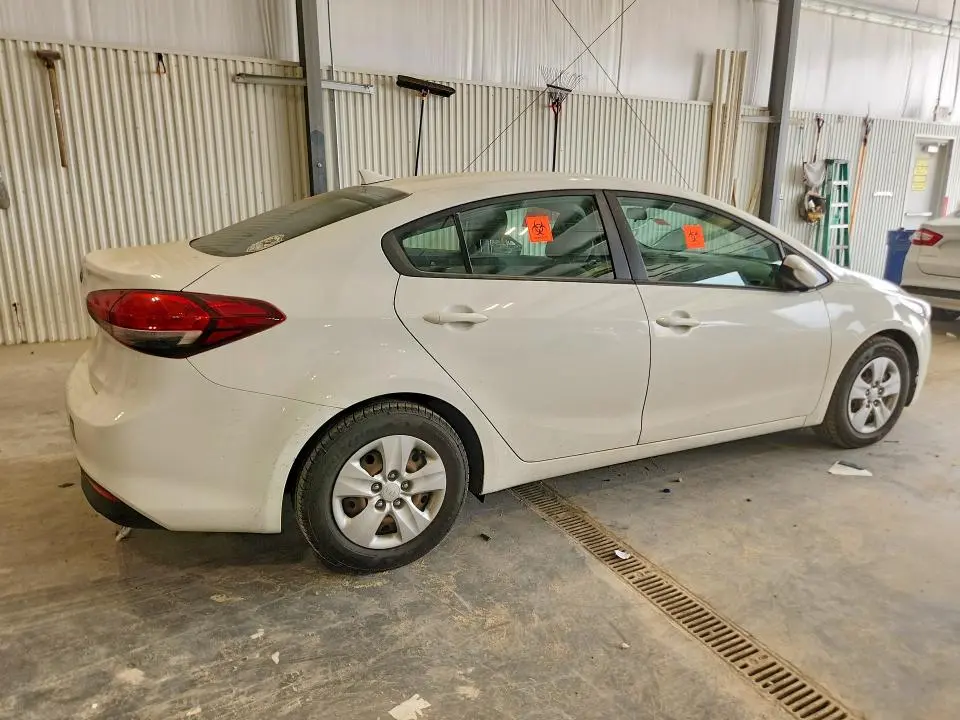 2017 KIA FORTE LX  