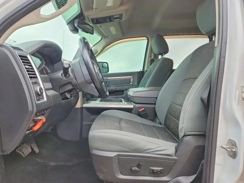 2015 RAM 1500 SLT  