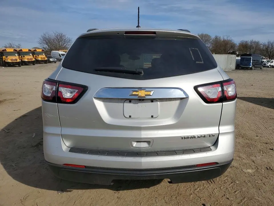 2014 CHEVROLET TRAVERSE LS  