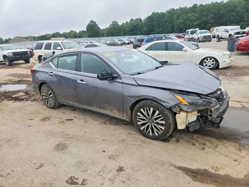 2024 NISSAN ALTIMA SV  
