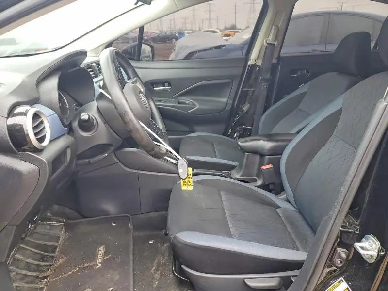 2023 NISSAN VERSA SV  
