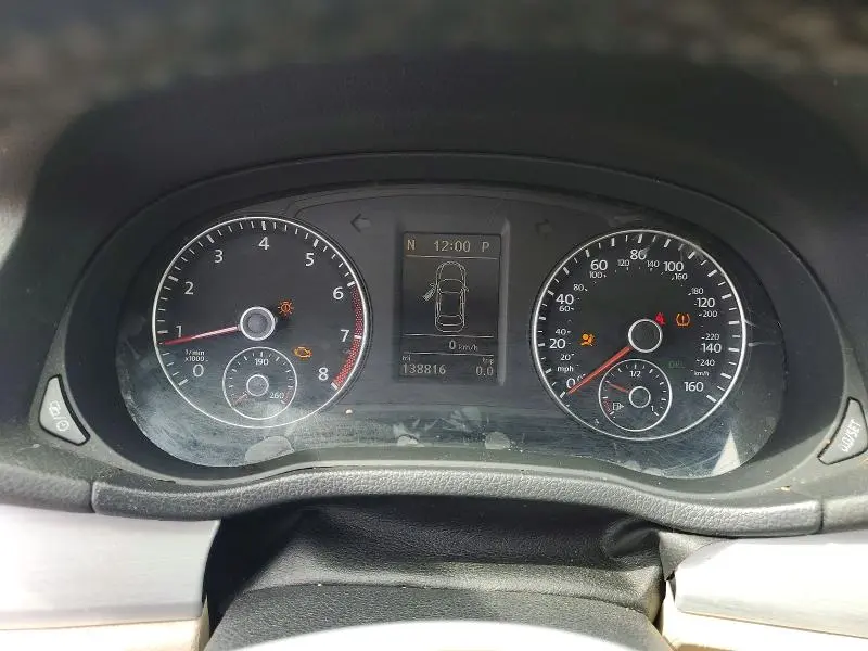 2013 VOLKSWAGEN PASSAT SE  