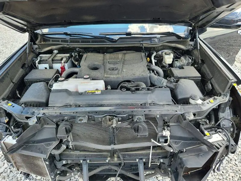 2025 TOYOTA TUNDRA CREWMAX LIMITED  