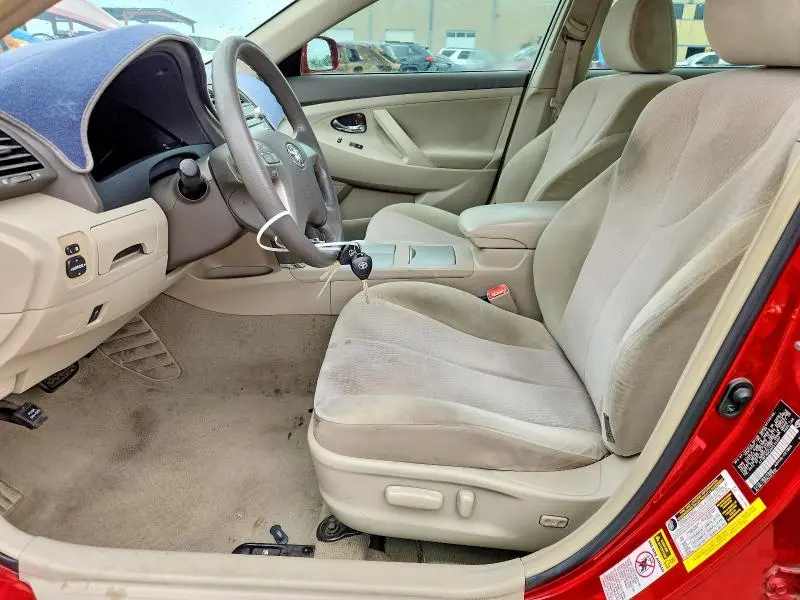 2010 TOYOTA CAMRY LE  