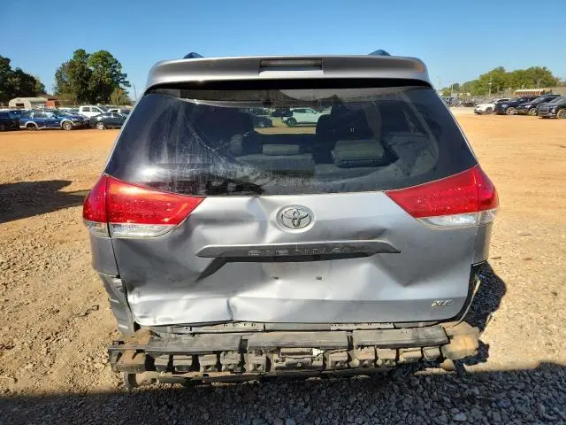 2014 TOYOTA SIENNA XLE  