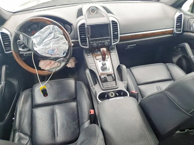 2013 PORSCHE CAYENNE   
