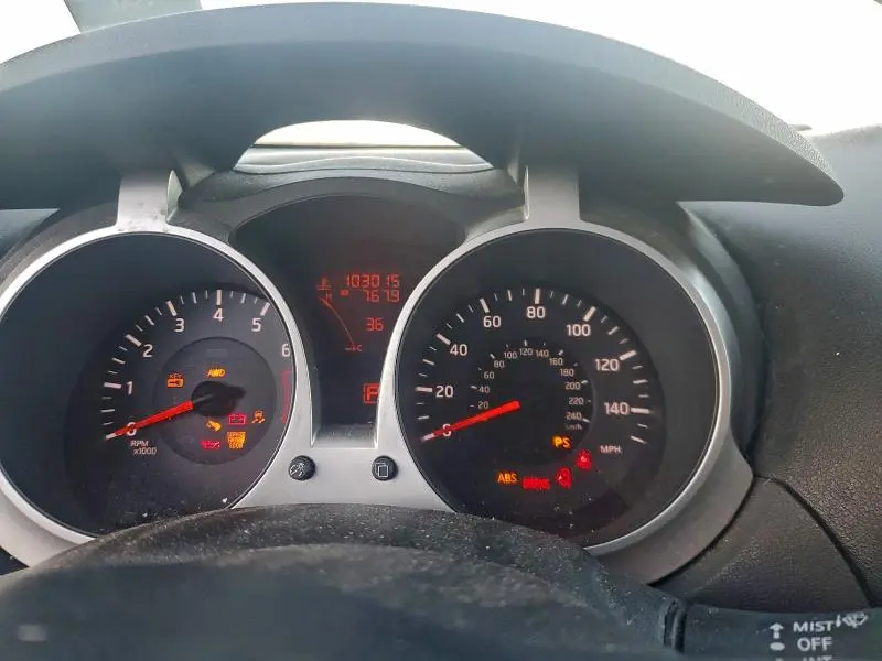 2011 NISSAN JUKE S  
