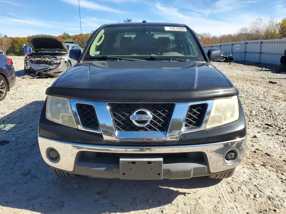 2011 NISSAN FRONTIER S  