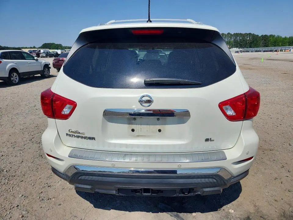 2017 NISSAN PATHFINDER SL  