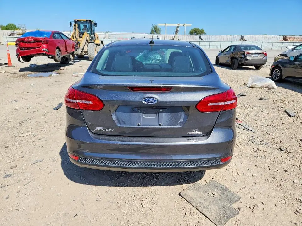 2016 FORD FOCUS SE  