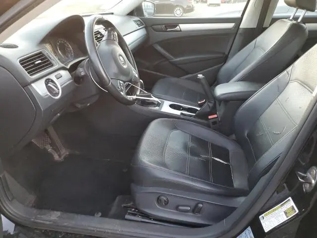 2013 VOLKSWAGEN PASSAT SE  