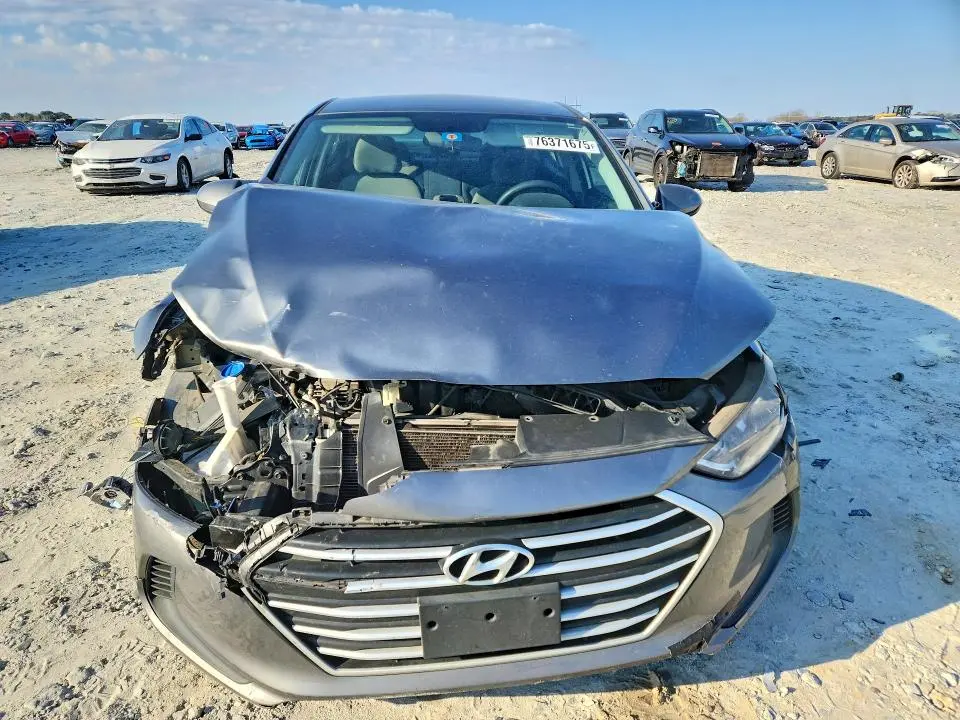 2018 HYUNDAI ELANTRA SE  