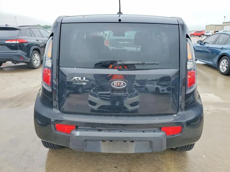 2011 KIA SOUL +  