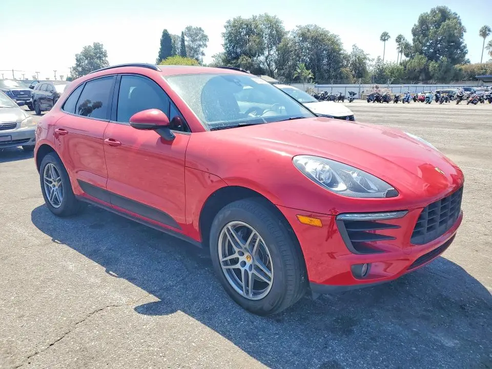 2017 PORSCHE MACAN   