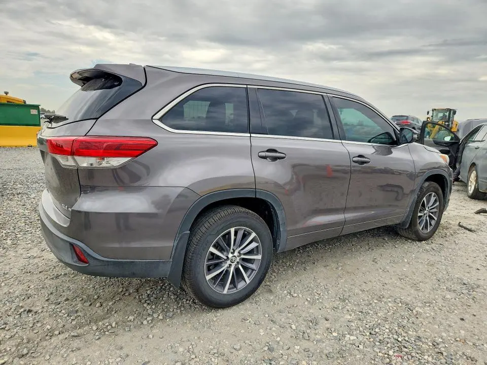 2017 TOYOTA HIGHLANDER XLE  