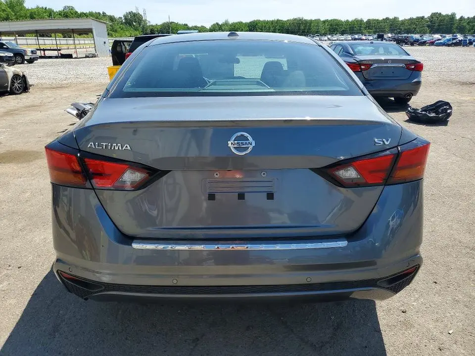2022 NISSAN ALTIMA SV  