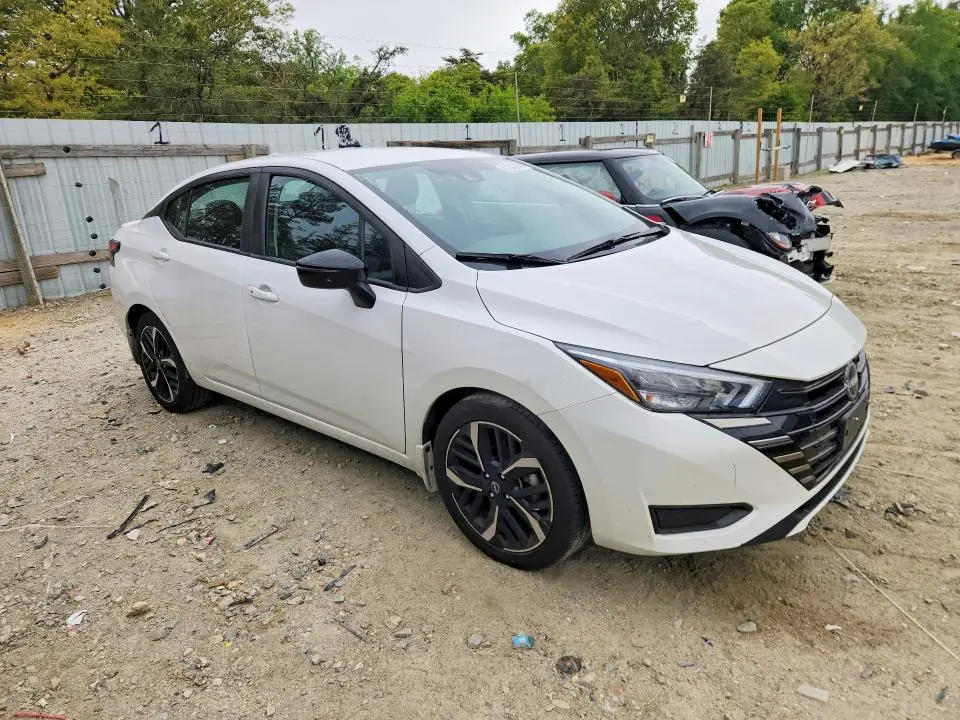 2024 NISSAN VERSA SR  