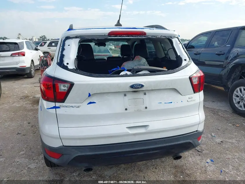 2019 FORD ESCAPE SE