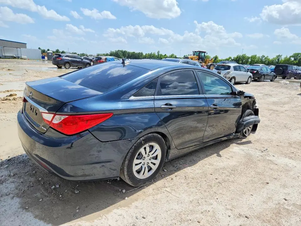 2011 HYUNDAI SONATA GLS  