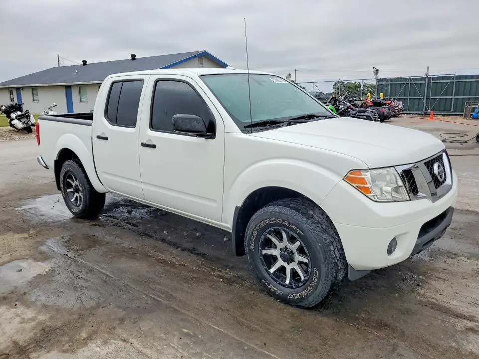 2014 NISSAN FRONTIER SV  