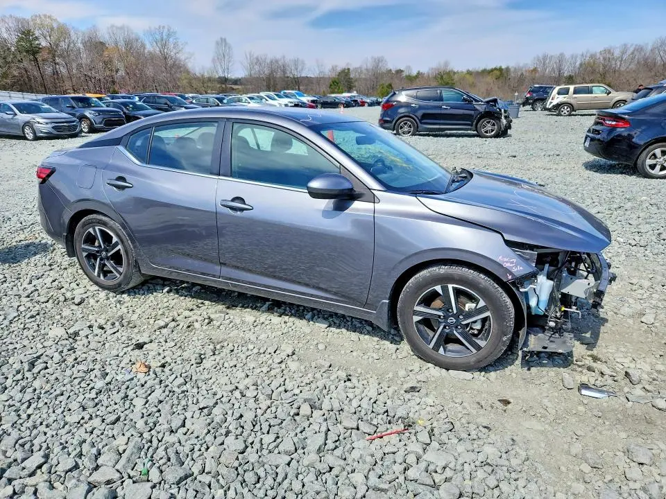 2025 NISSAN SENTRA SV  