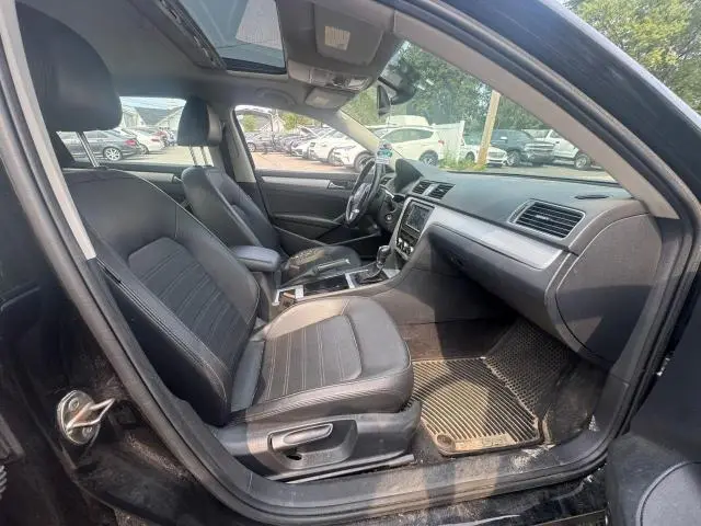 2012 VOLKSWAGEN PASSAT SE  
